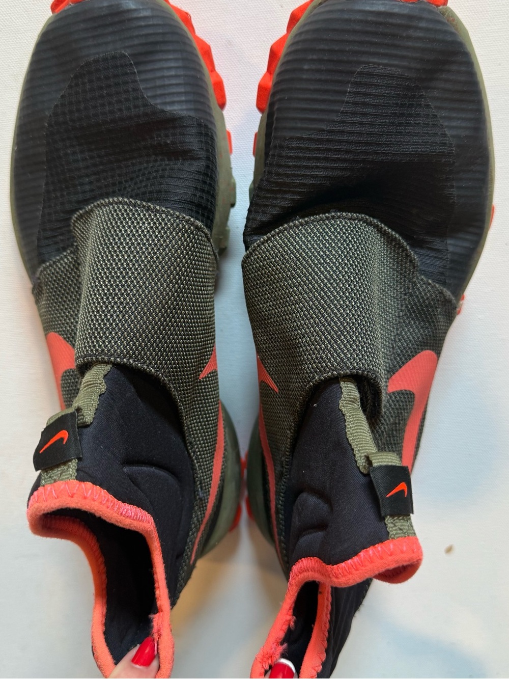 Nike Kids Black and Olive Green Sneakers with Red Accents - Picture 4 of 7